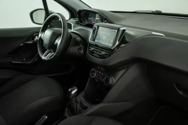 Peugeot 208 1.2 PureTech Style 38