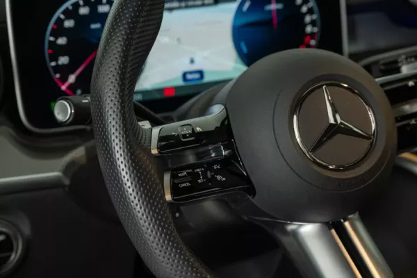 Mercedes-Benz CLE 300 25