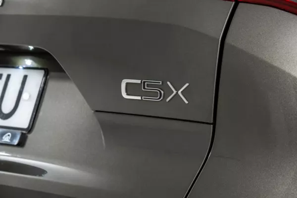 Citroën C5 X 1.2 PureTech Shine EAT8 10