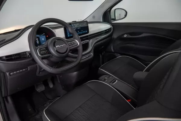 Fiat 500e C Icon 29
