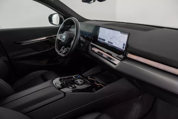 BMW i5 eDrive40 Pack Desportivo M 4