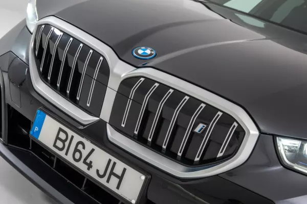 BMW i5 eDrive40 Pack Desportivo M 14