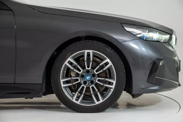 BMW i5 eDrive40 Pack Desportivo M 16