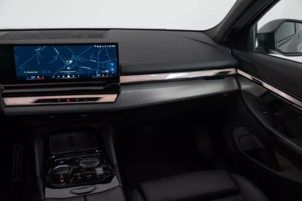 BMW i5 eDrive40 Pack Desportivo M 24