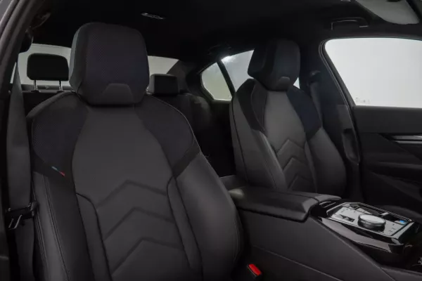 BMW i5 eDrive40 Pack Desportivo M 27