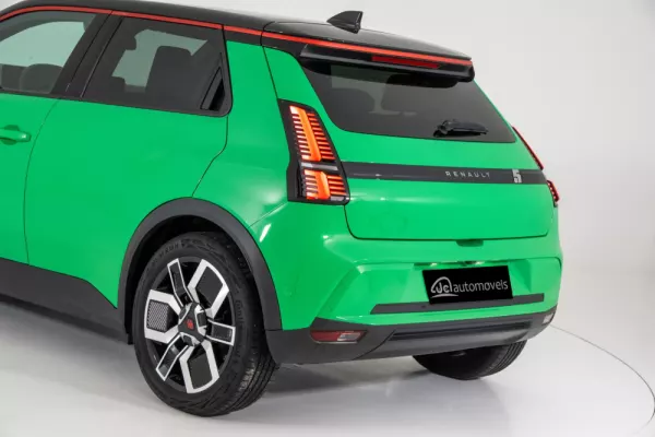 Renault 5 E-Tech 52 kWh Techno Autonomia Conforto 16