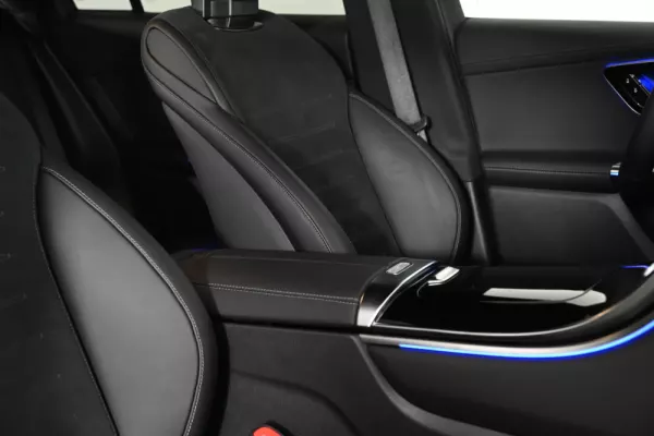 Mercedes-Benz GLC 300 26