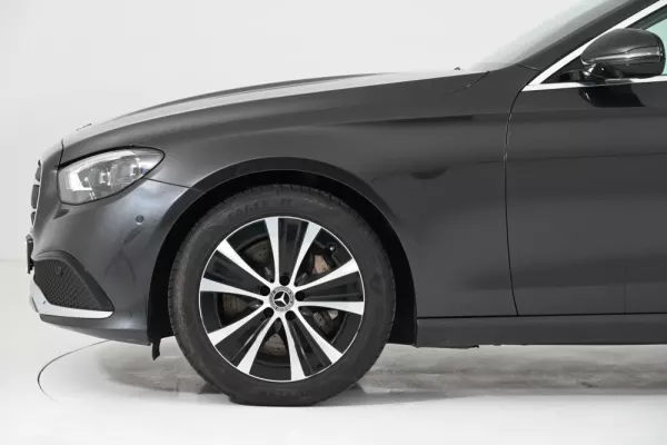 Mercedes-Benz E 300 de Avantgarde 14