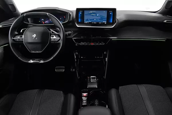 Peugeot 2008 1.2 PureTech GT EAT8 3