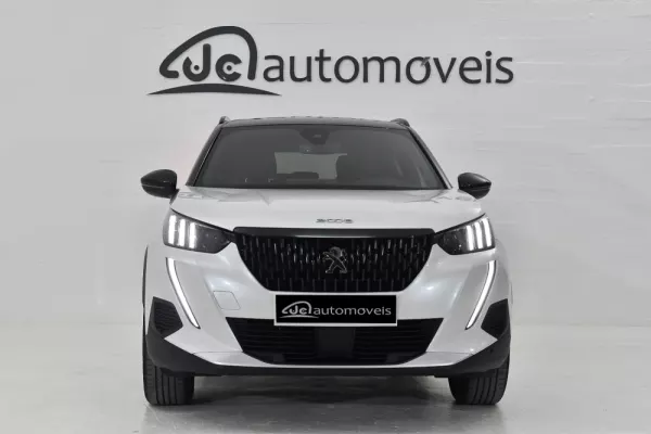 Peugeot 2008 1.2 PureTech GT EAT8 5