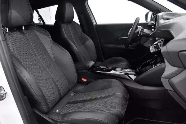 Peugeot 2008 1.2 PureTech GT EAT8 14