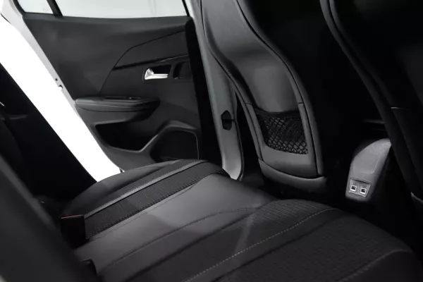 Peugeot 2008 1.2 PureTech GT EAT8 15