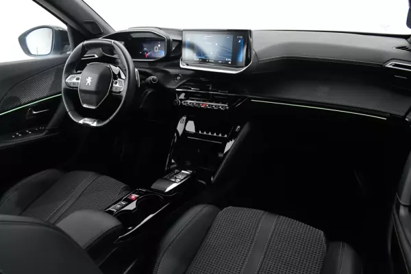 Peugeot 2008 1.2 PureTech GT EAT8 17