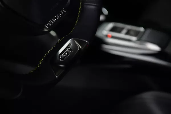 Peugeot 2008 1.2 PureTech GT EAT8 20