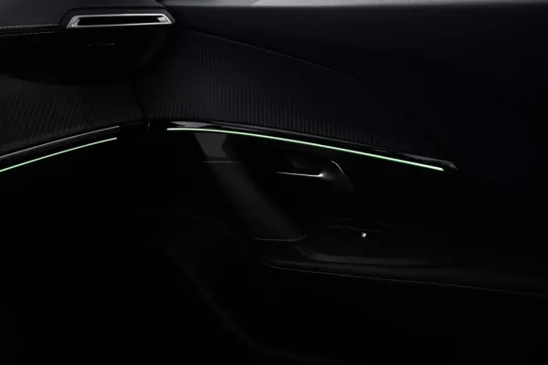 Peugeot 2008 1.2 PureTech GT EAT8 24