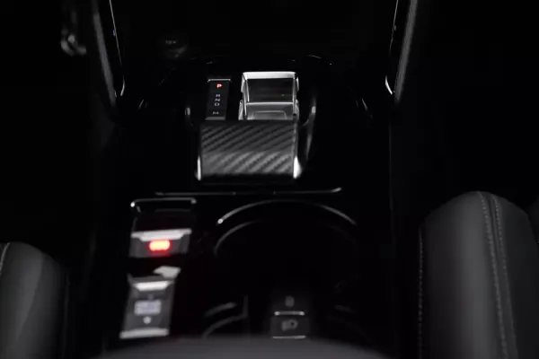 Peugeot 2008 1.2 PureTech GT EAT8 26