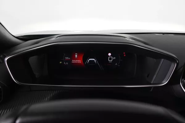 Peugeot 2008 1.2 PureTech Allure Pack EAT8 4