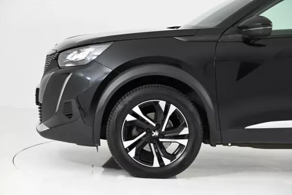 Peugeot 2008 1.2 PureTech Allure Pack EAT8 11