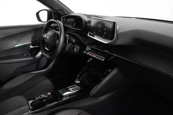 Peugeot 2008 1.2 PureTech Allure Pack EAT8 18