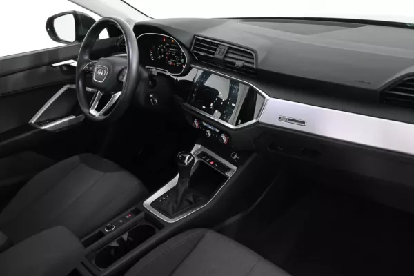 Audi Q3 35 TFSI S tronic 25