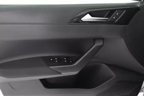 Volkswagen Polo 1.0 TSI Life 19