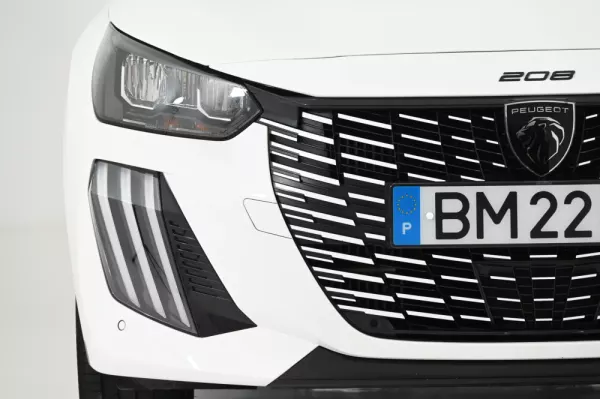 Peugeot 208 1.2 Hybrid Allure e-DCS6 9