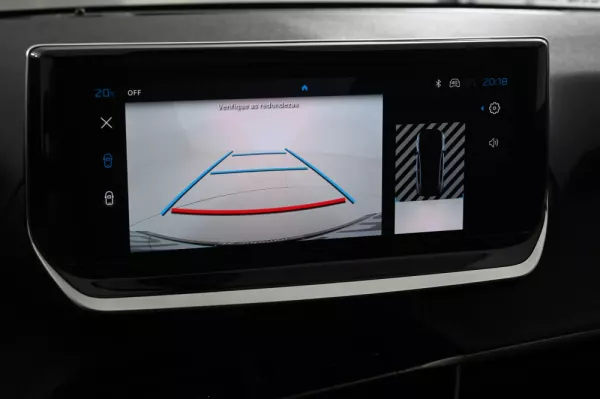 Peugeot 208 1.2 Hybrid Allure e-DCS6 29