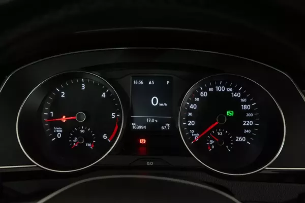 Volkswagen Passat Variant 2.0 TDi Confortline DSG 4