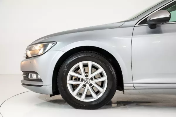 Volkswagen Passat Variant 2.0 TDi Confortline DSG 15