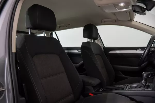 Volkswagen Passat Variant 2.0 TDi Confortline DSG 18
