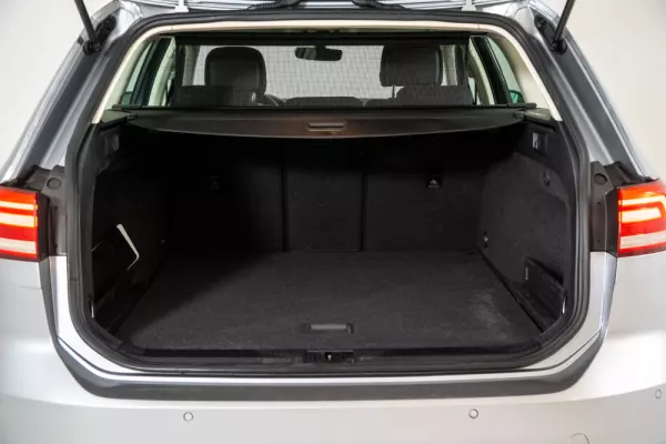 Volkswagen Passat Variant 2.0 TDi Confortline DSG 17