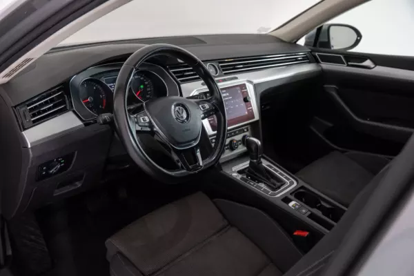 Volkswagen Passat Variant 2.0 TDi Confortline DSG 20