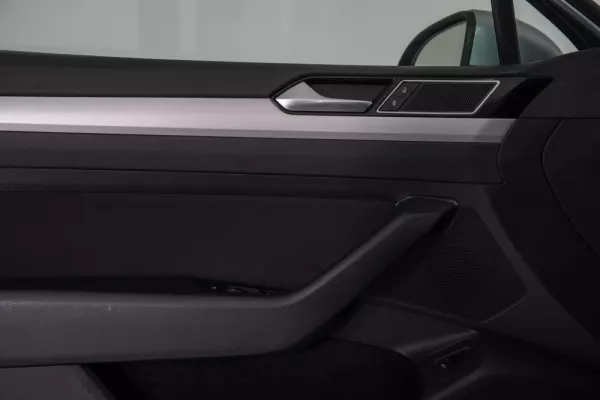 Volkswagen Passat Variant 2.0 TDi Confortline DSG 23