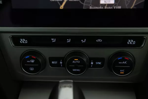 Volkswagen Passat Variant 2.0 TDi Confortline DSG 31