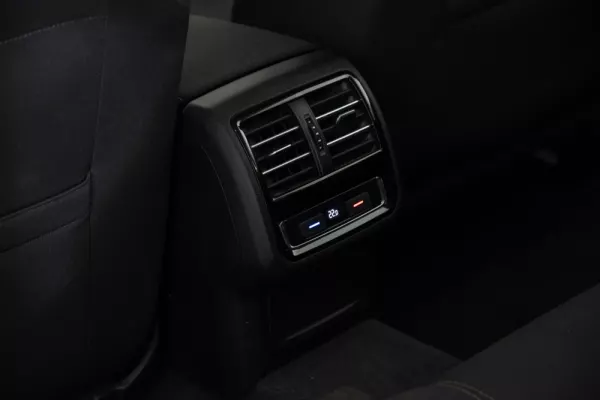 Volkswagen Passat Variant 2.0 TDi Confortline DSG 33