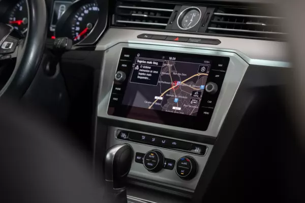 Volkswagen Passat Variant 2.0 TDi Confortline DSG 35