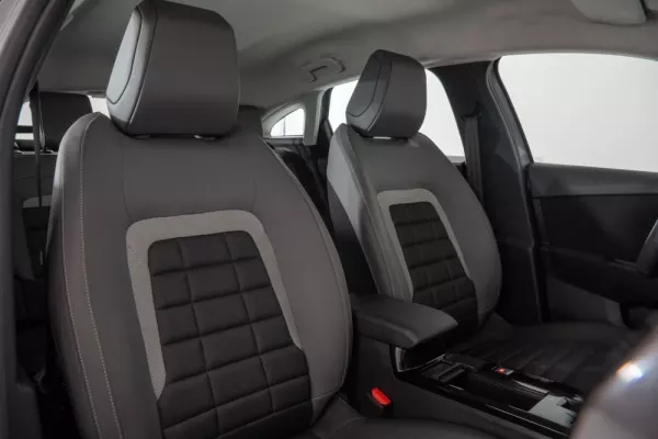 Citroën C4 1.2 Hybrid Plus e-DSC6 22