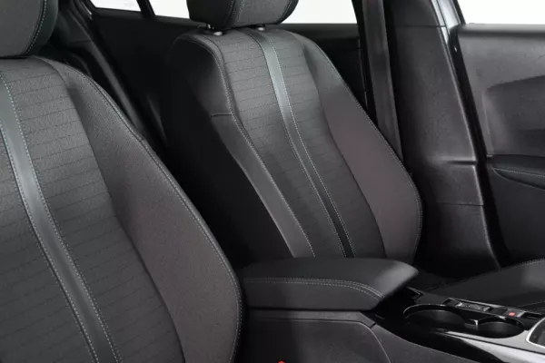 Peugeot 2008 1.2 PureTech Allure Pack 19