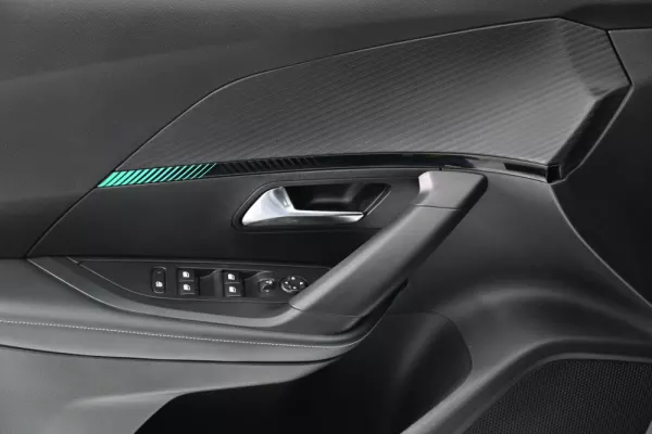 Peugeot 2008 1.2 PureTech Allure Pack 20