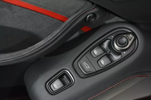 Aston Martin Vantage Roadster V8 F1 Edition 35