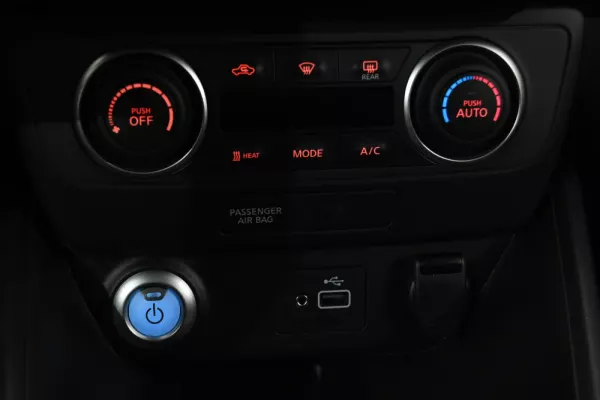 Nissan Leaf Acenta 25