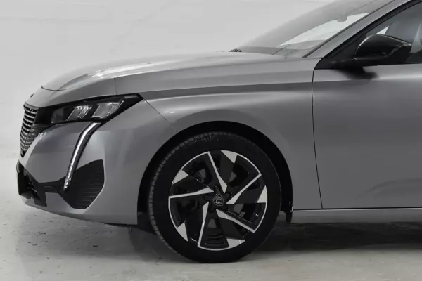 Peugeot 308 SW 1.2 PureTech Allure Pack EAT8 11