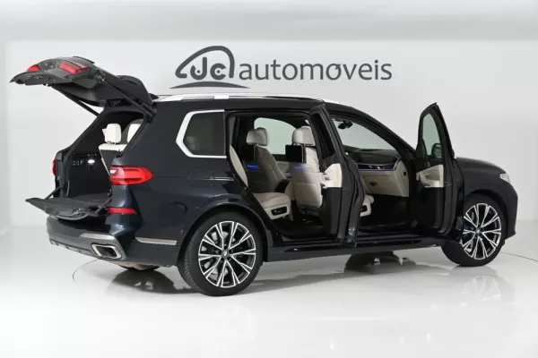 BMW X7 M50i 6