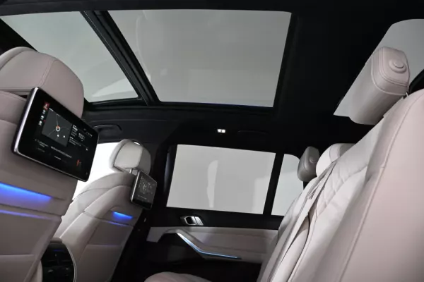 BMW X7 M50i 18