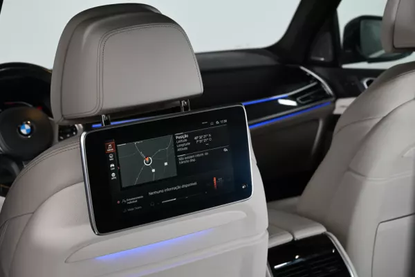 BMW X7 M50i 23