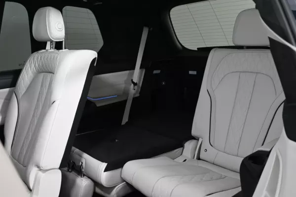 BMW X7 M50i 25