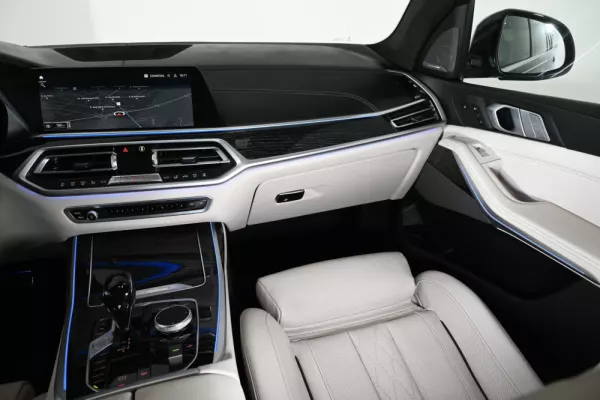 BMW X7 M50i 32