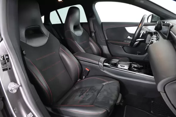 Mercedes-Benz CLA 200 d Shooting Brake AMG Line Aut. 4