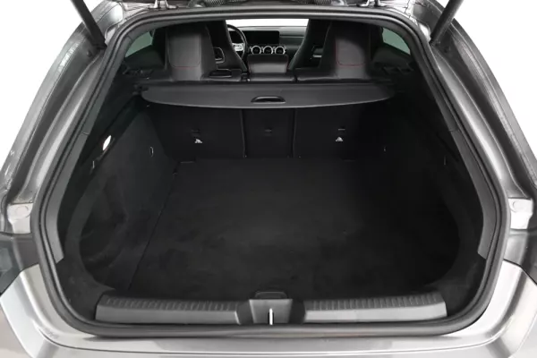 Mercedes-Benz CLA 200 d Shooting Brake AMG Line Aut. 10