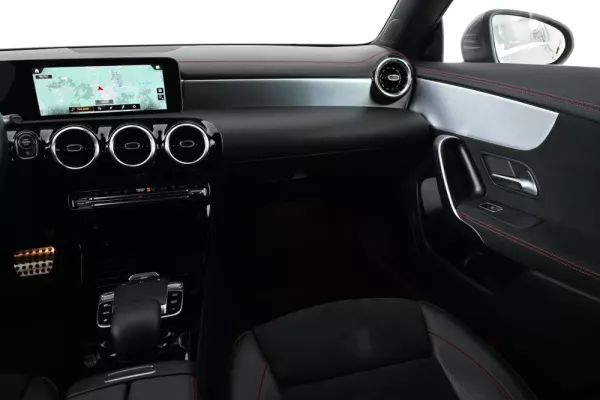 Mercedes-Benz CLA 200 d Shooting Brake AMG Line Aut. 14